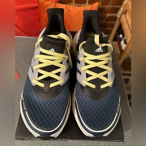 Adidas ultraboost 21 size 9
